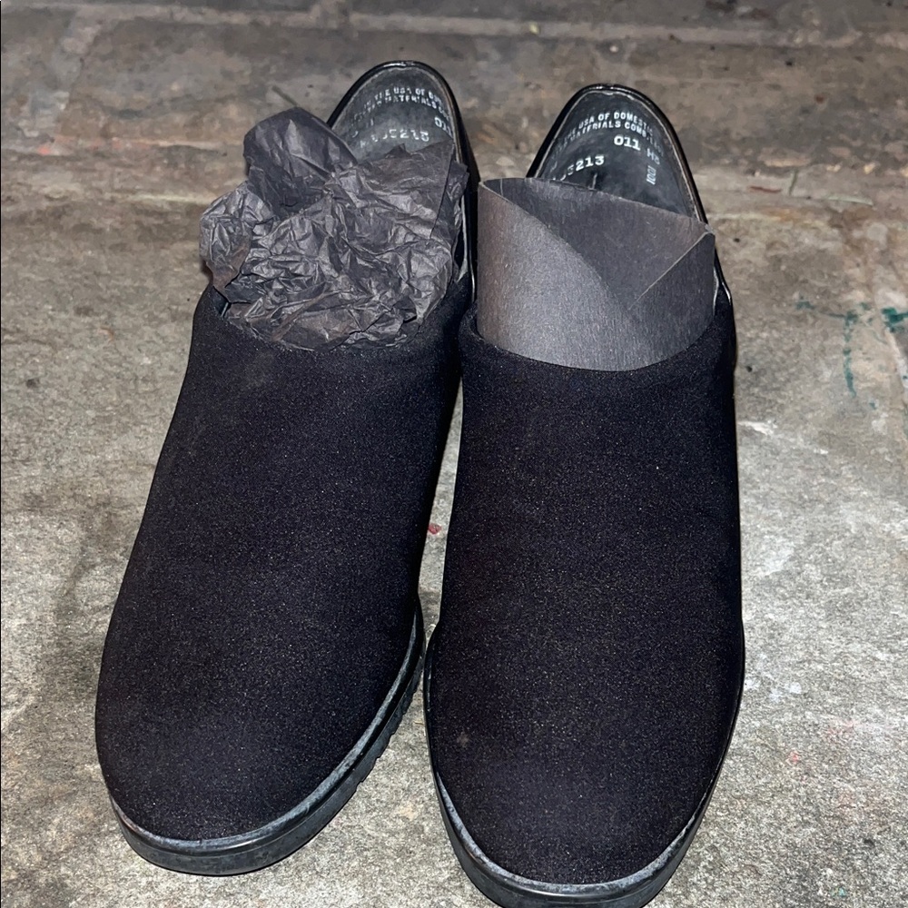 Munro Strand Black Stretch Leather Footwear - Picture 6 of 8